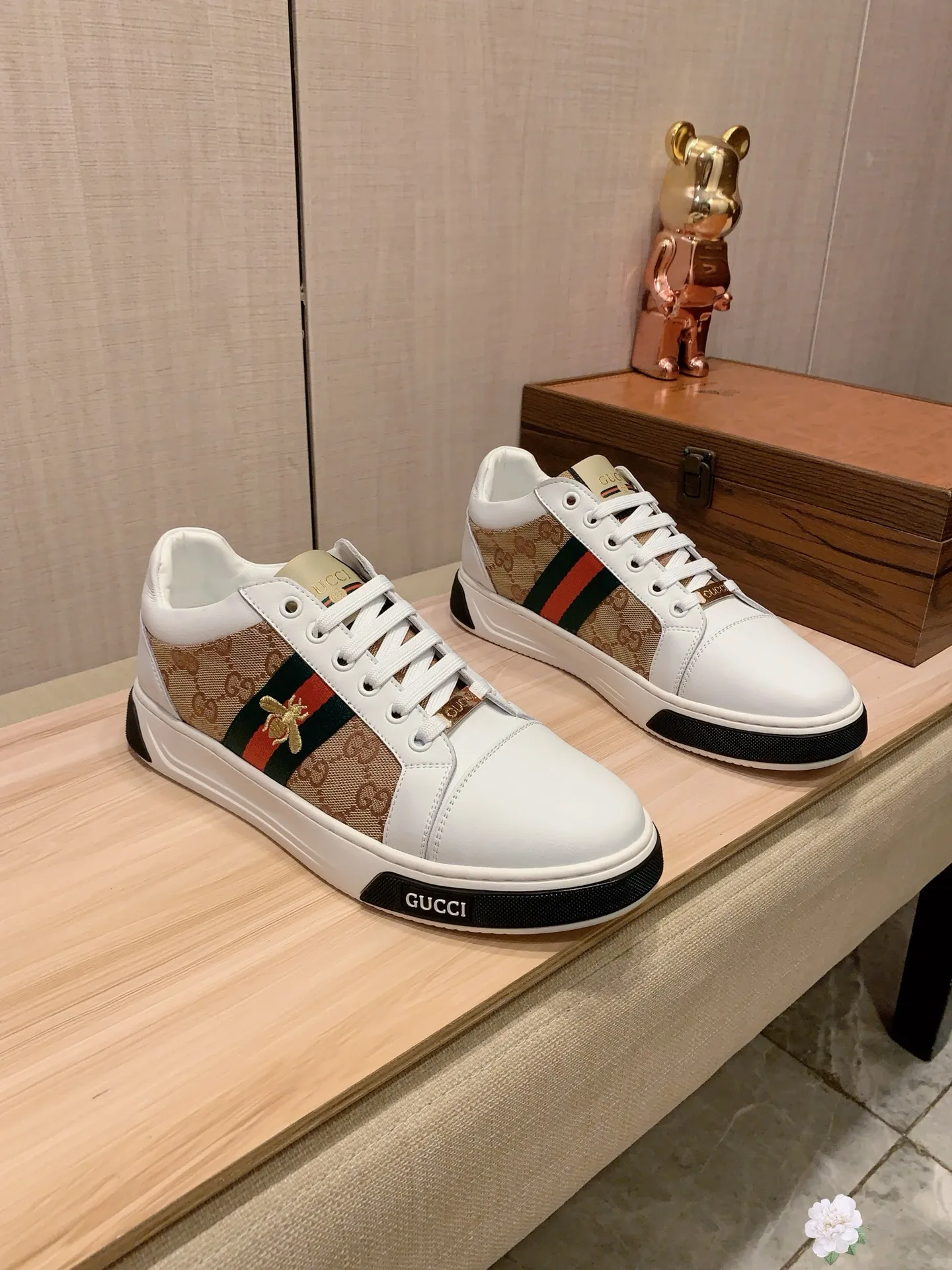 Men's Men's Shoes💰420💰💰🎩🎩[Lightning][Lightning] "Gucci*" The latest and most popular casual shoes, top brand [seduce] luxury ~ purchasing agency, top ~ quality. [Strong] The upper is made of imported breathable cowhide with material ➕ breathable sheepskin feet (•) and fine workmanship. The original stylish and stylish soft rubber wear-resistant and non-slip outsole is light and comfortable on the feet. The real thing looks better when photographed in person. 0099: code: 38-44, 2️⃣ colors selected